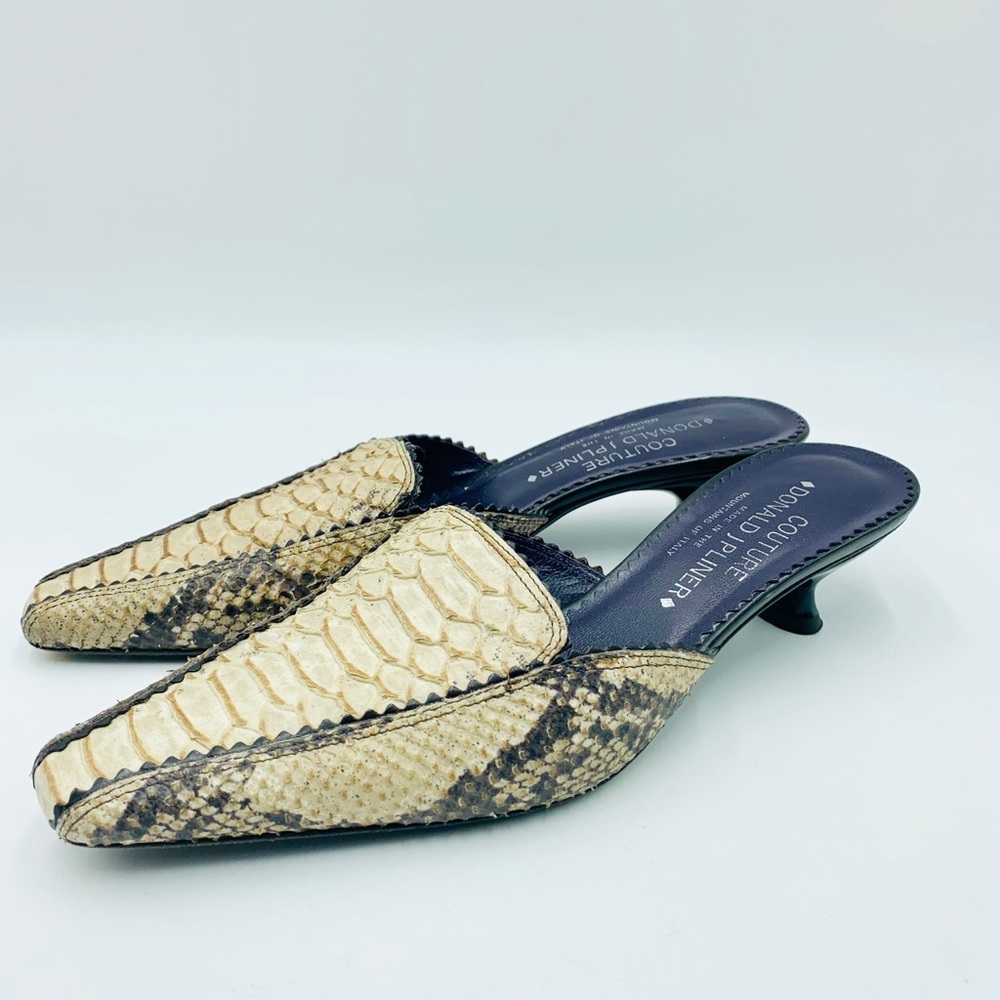 Donald J Pliner white slip on snake skin pumps 7
